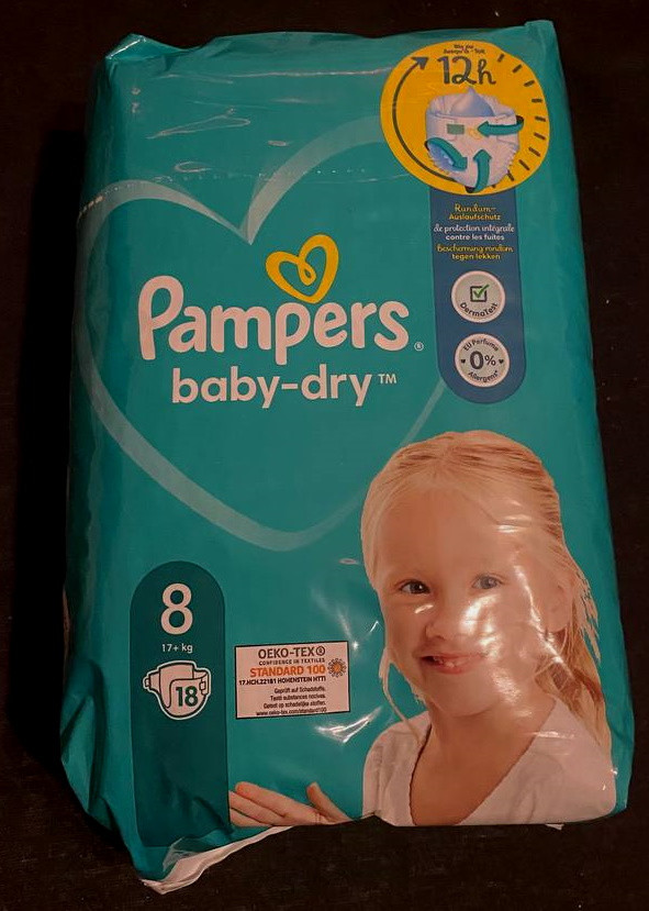Moin Leute, habe heute bei Rossmann entdeckt, dass Pampers ihren Windeln ein neues Design verpasst hat. Leider sind jetzt auch wieder weniger Winden in einem Paket. Aber seht selbst: