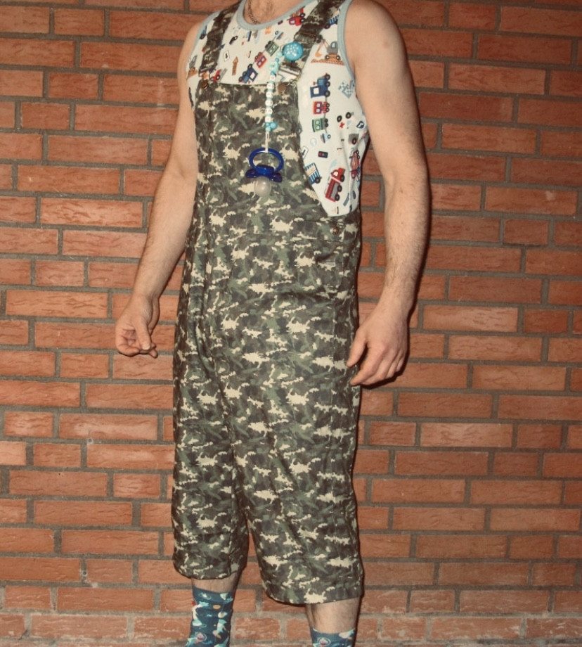 Meine neuesten Latzhose. Ich liebe Camo