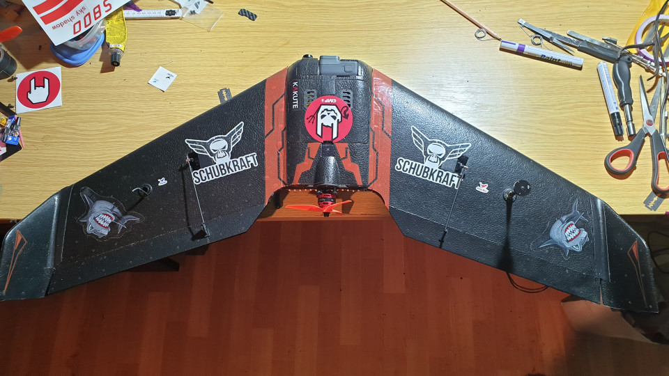 Ich bin ganz gern am fliegen. Eigentlich ausschließlich FPV, hauptsächlich Quadrocopter.