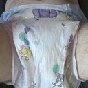 Meine neuen Wunderschönen Windeln. Total Baby mäßig. Sie haben eine durchsichtige Folie so das man den Saugkern direkt sieht und sie riechen stark so ähnlich wie Baby Puder man riecht sie sogar wenn sie um den PoPo drum sind 🍼.