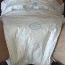 Das sind meine neunen Windeln Fluffy Fly. Sie sind so toll. So super weich 🥰  und fühlen sich an und sehen meiner Meinung nach aus wie die Pampers für die Kleinen. Und sind so Süß bedruckt. Passen zu mir wenn ich AB oder AC bin.