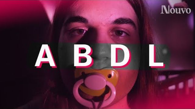 Ces adultes qui aiment jouer au bébé